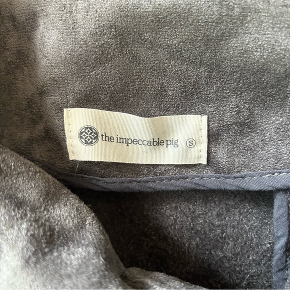 The Impeccable Pig Olivaceous faux suede cropped moto jacket with star appliqué - Picture 2 of 11